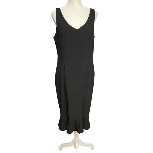 Bandolino Dresses & Skirts - Bandolino Sleeveless Shift Dress Size 10 Black Bottom Ruffle Stretch LBD Classic